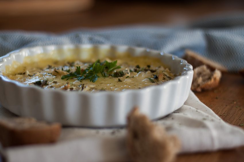 Na Cozinha – Camembert no Forno com Alho e Ervas