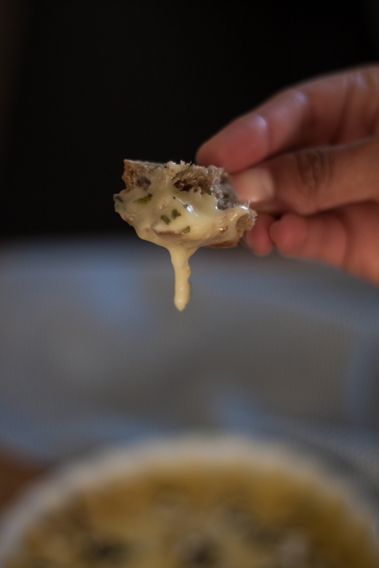 Na Cozinha – Camembert no Forno com Alho e Ervas