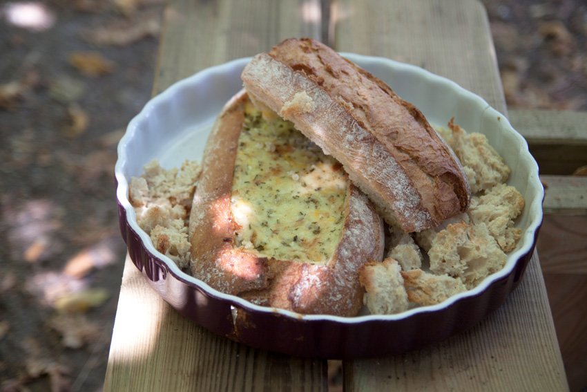 Na Cozinha – Pão Recheado com Queijo e Ervas